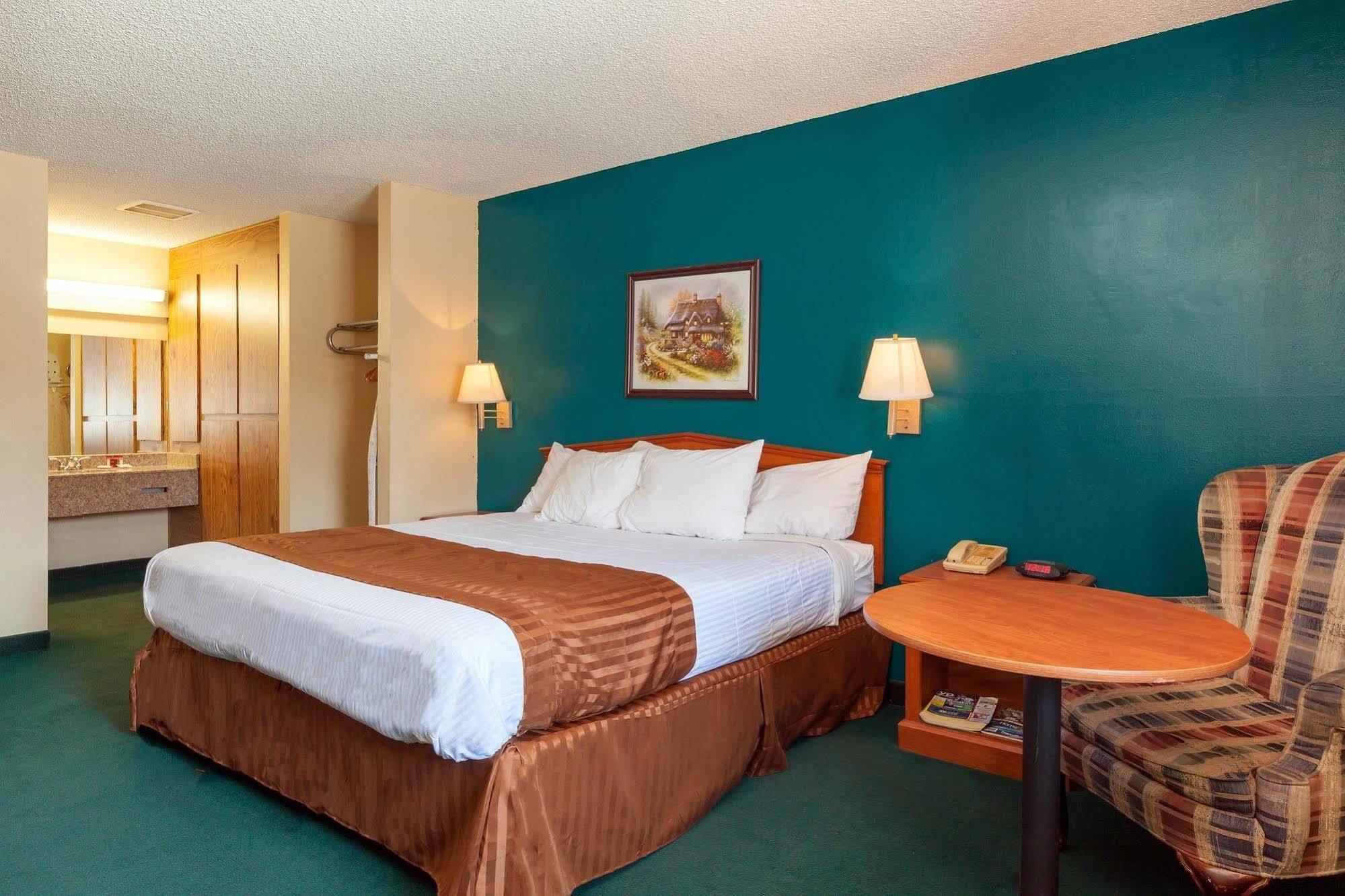 America'S Best Value Inn & Suites Bakersfield Central Exterior foto